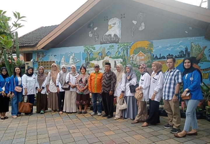 dosen-dan-mahasiswa-stimi-yapmi-makassar-kunjungi-lororong-wisata-di-kelurahan-bakung
